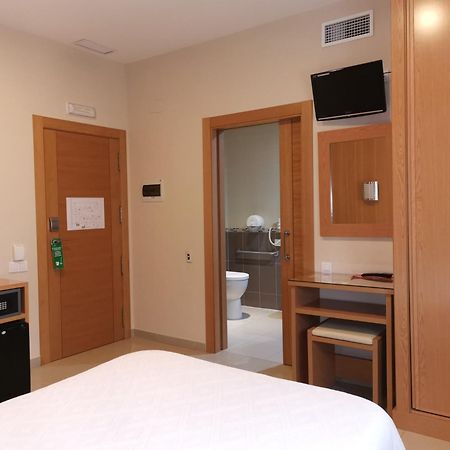 Hostal Acueducto Los Milagros Μέριδα Εξωτερικό φωτογραφία
