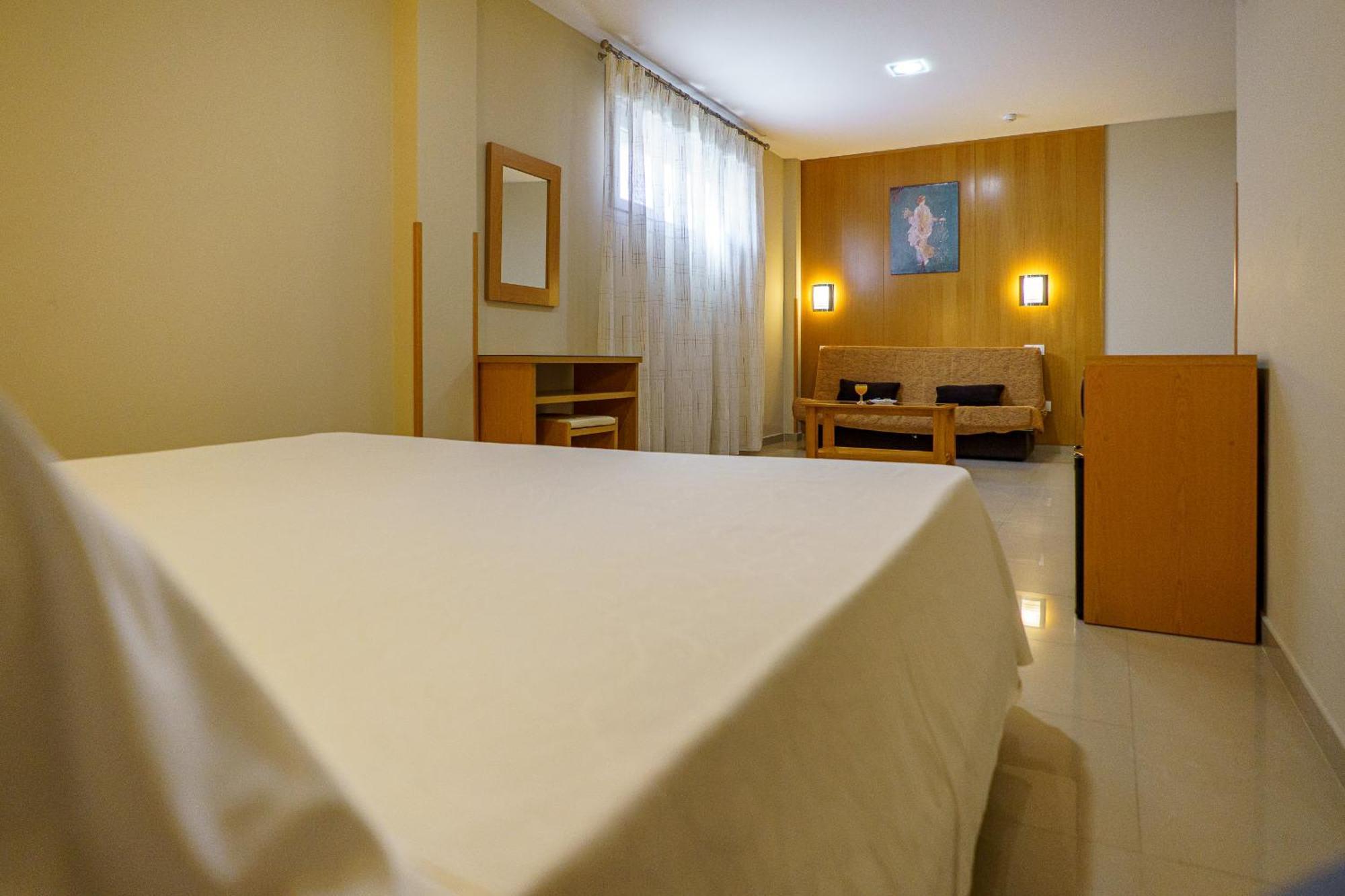 Hostal Acueducto Los Milagros Μέριδα Εξωτερικό φωτογραφία